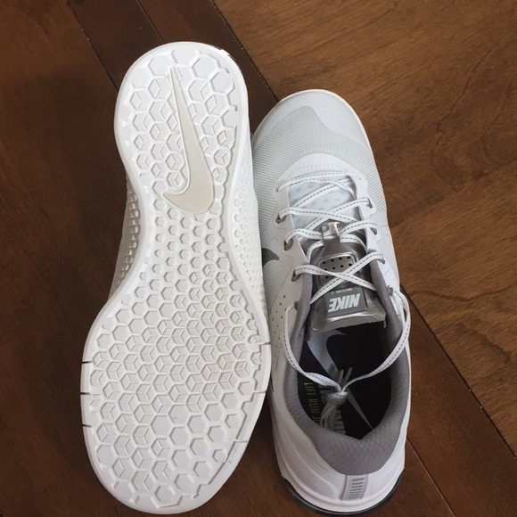 nike metcon 4 lace length